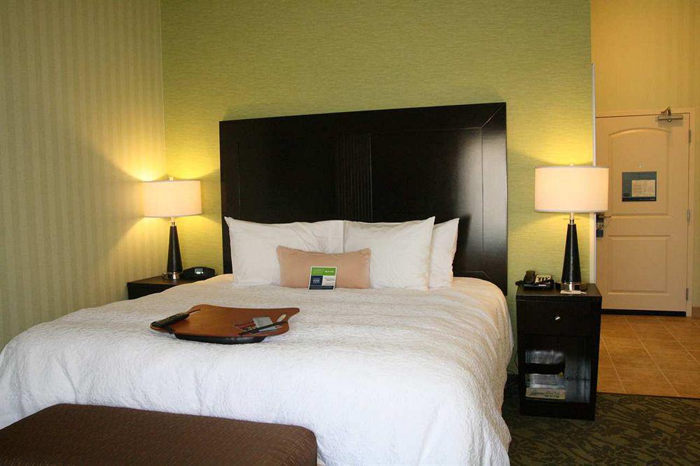 Hampton Inn Detroit Roseville Clinton Township Bilik gambar