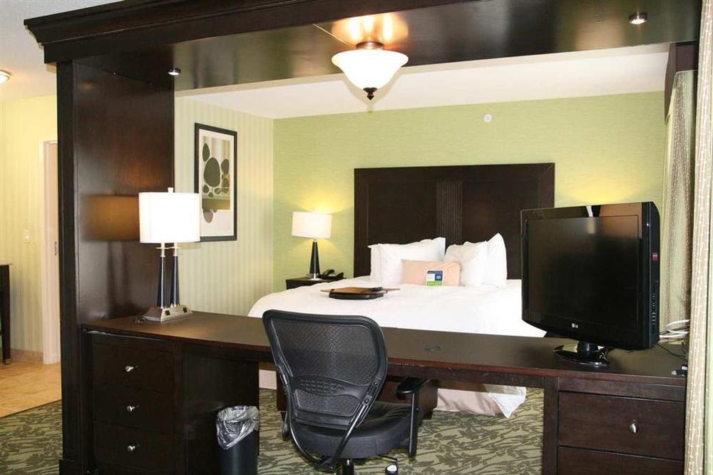 Hampton Inn Detroit Roseville Clinton Township Bilik gambar