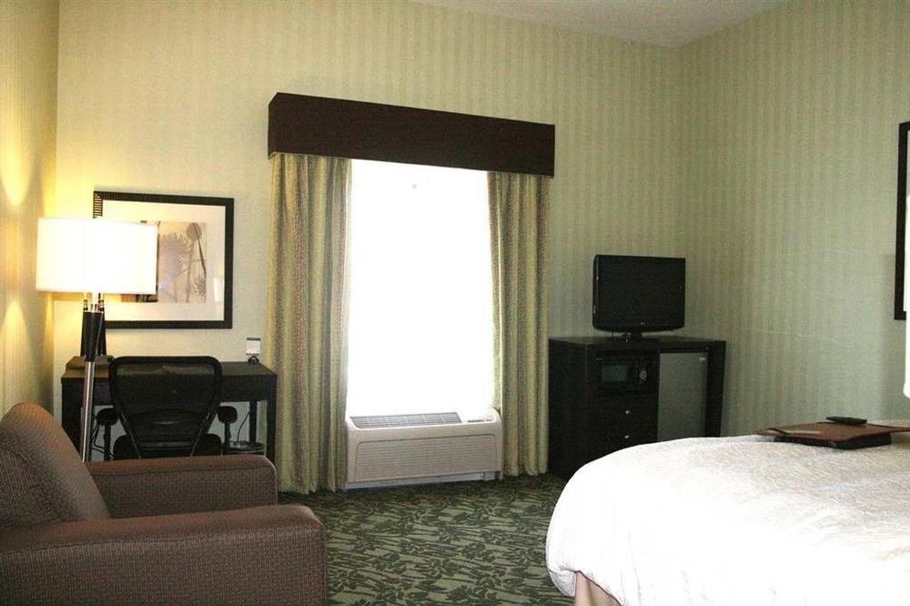 Hampton Inn Detroit Roseville Clinton Township Bilik gambar