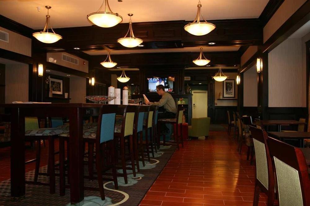 Hampton Inn Detroit Roseville Clinton Township Restoran gambar